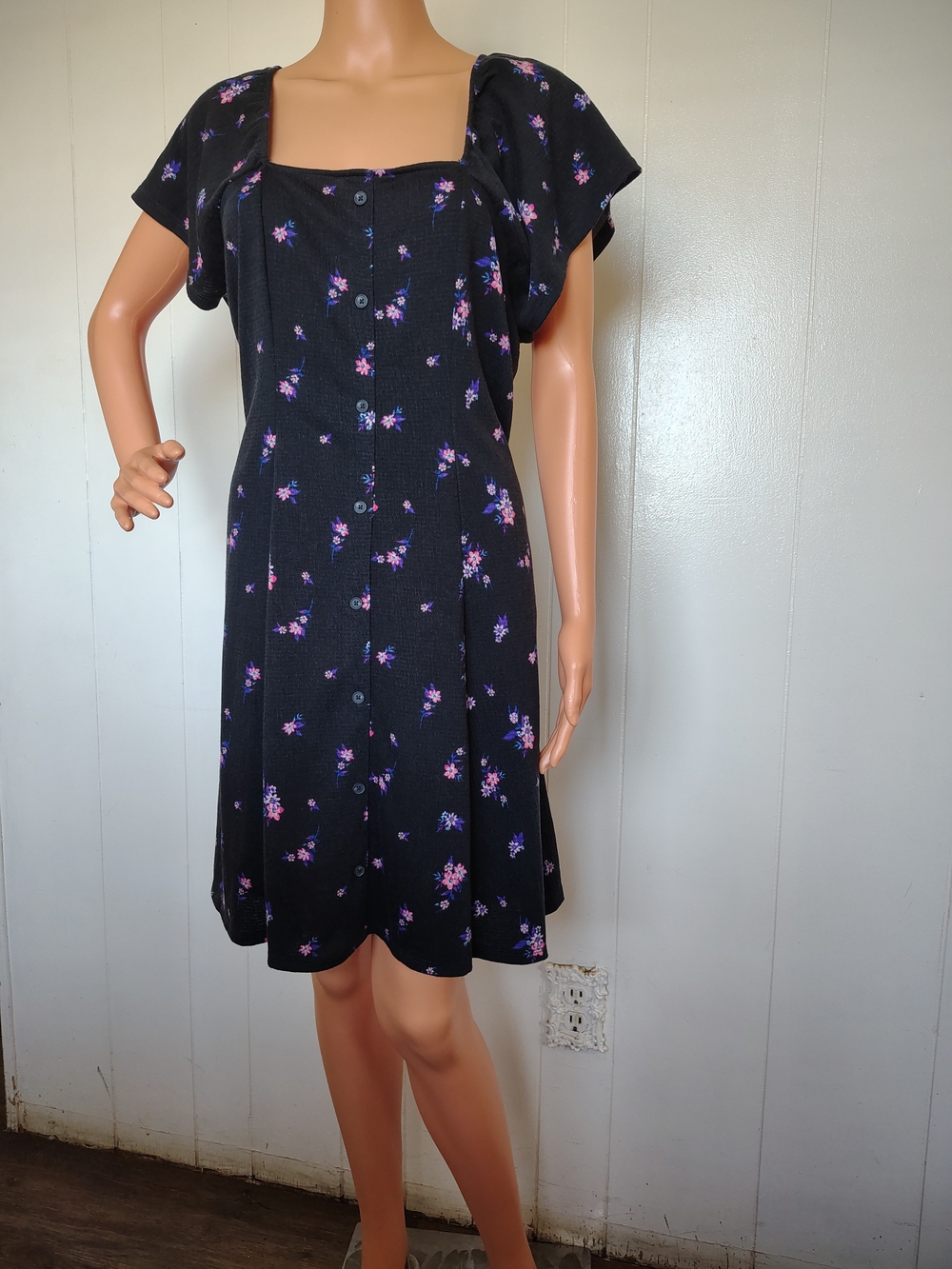 So Floral Button-Front Summer Dress - Black with Pink & Purple Flowers XXL